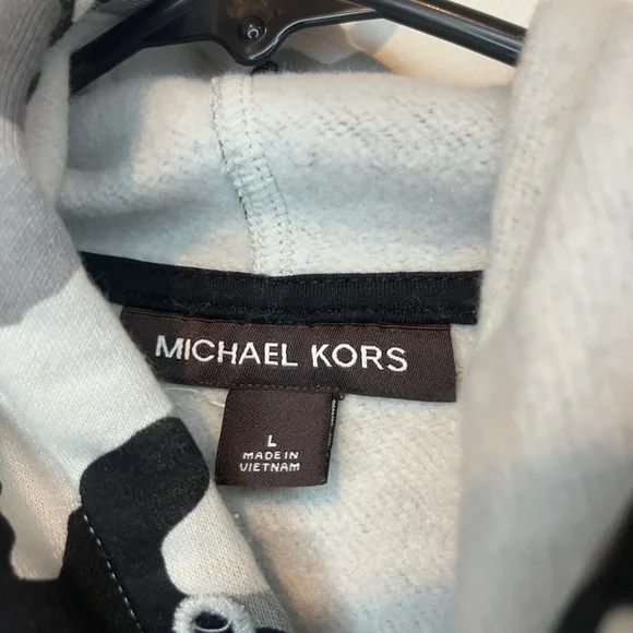 Michael kors men camo sweatshirt hoodie Large NWOT